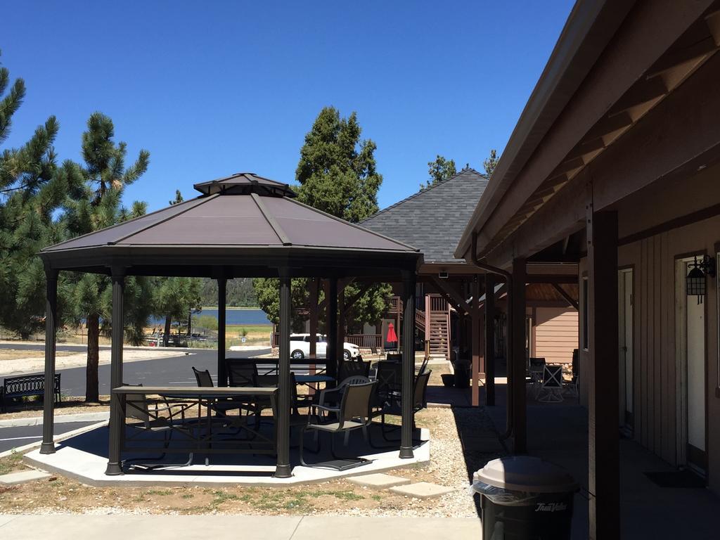 Vintage Lakeside 3* Big Bear Lake