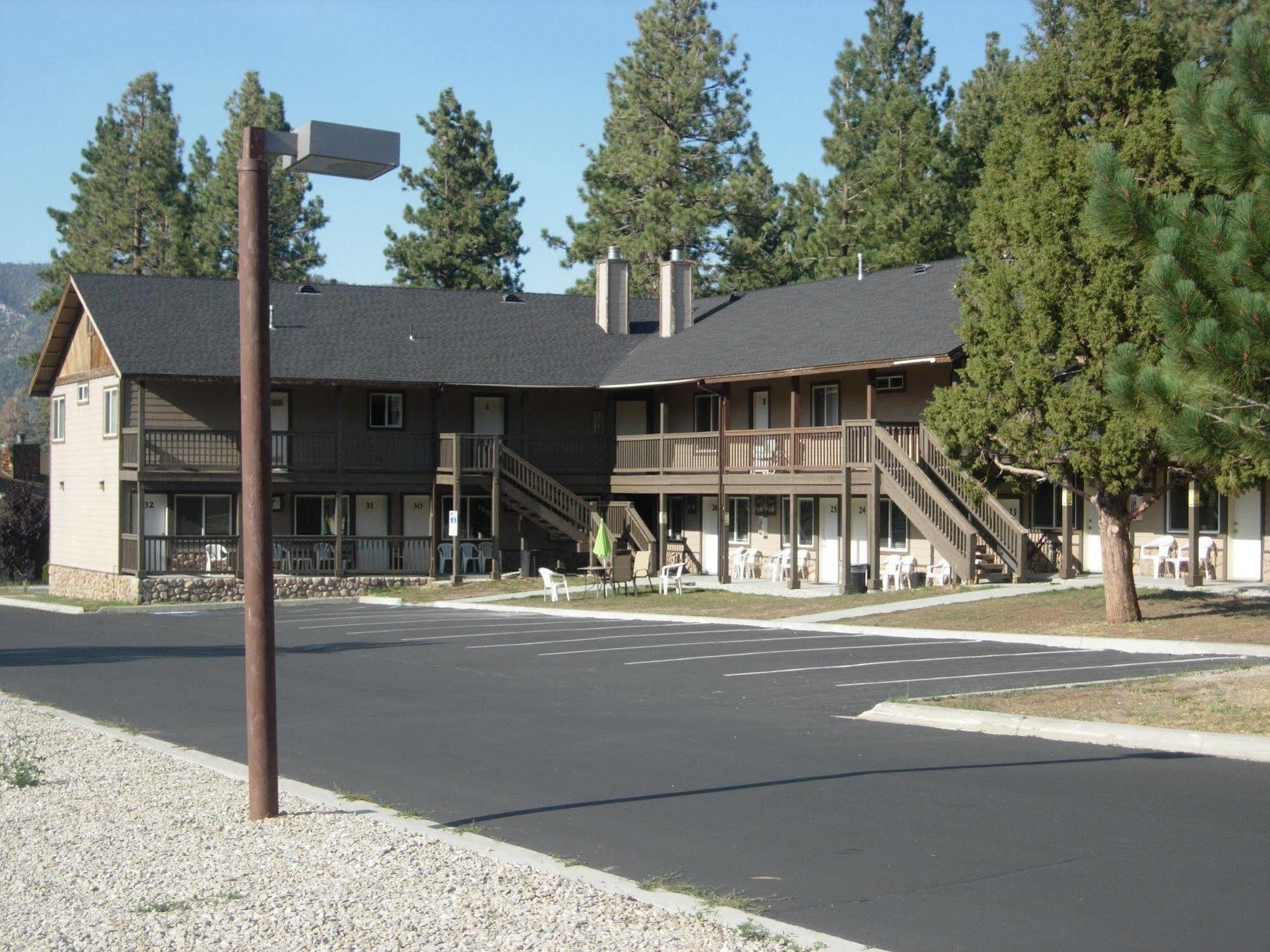 Vintage Lakeside 3*