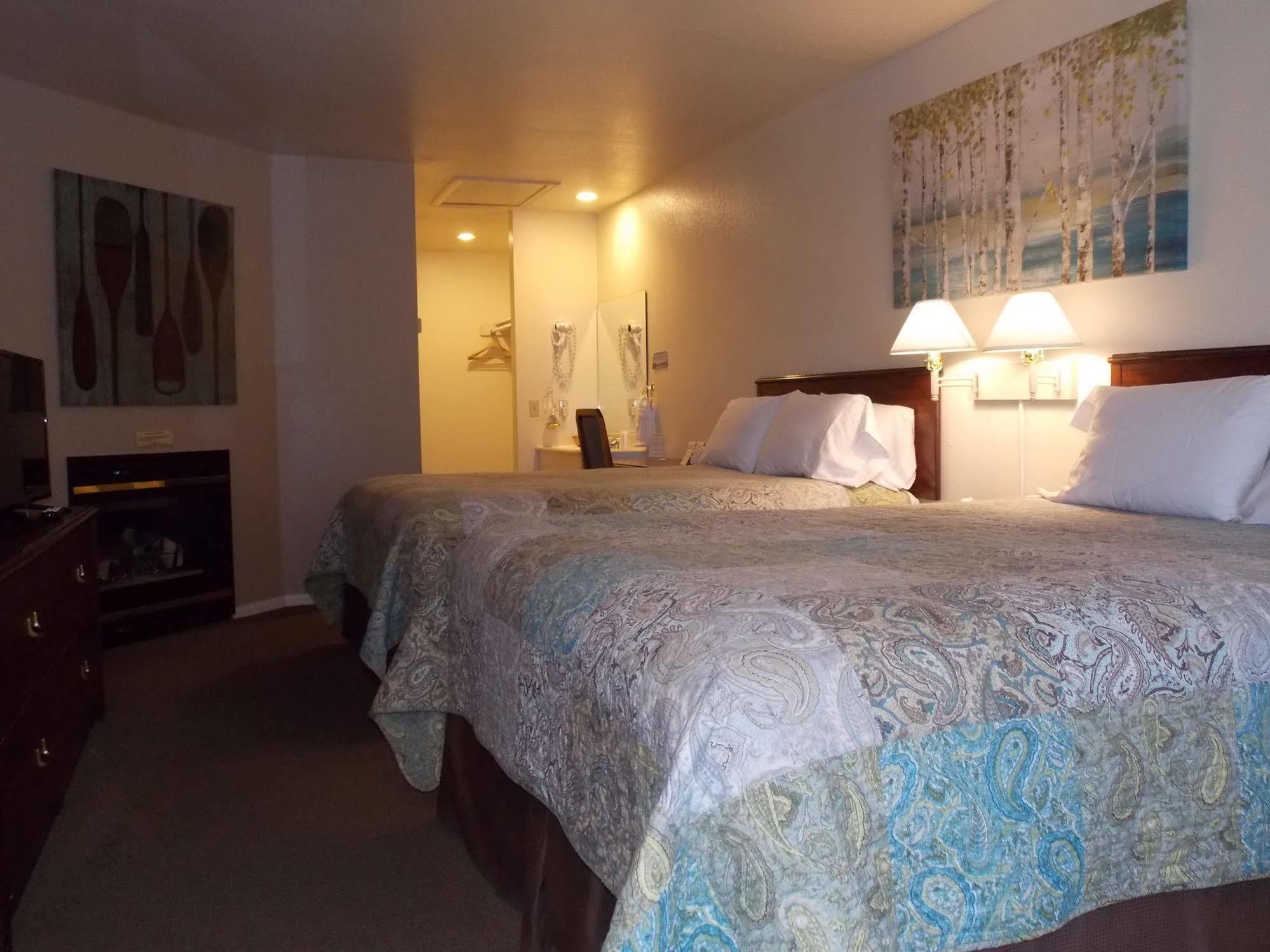 Vintage Lakeside Hotel Big Bear Lake