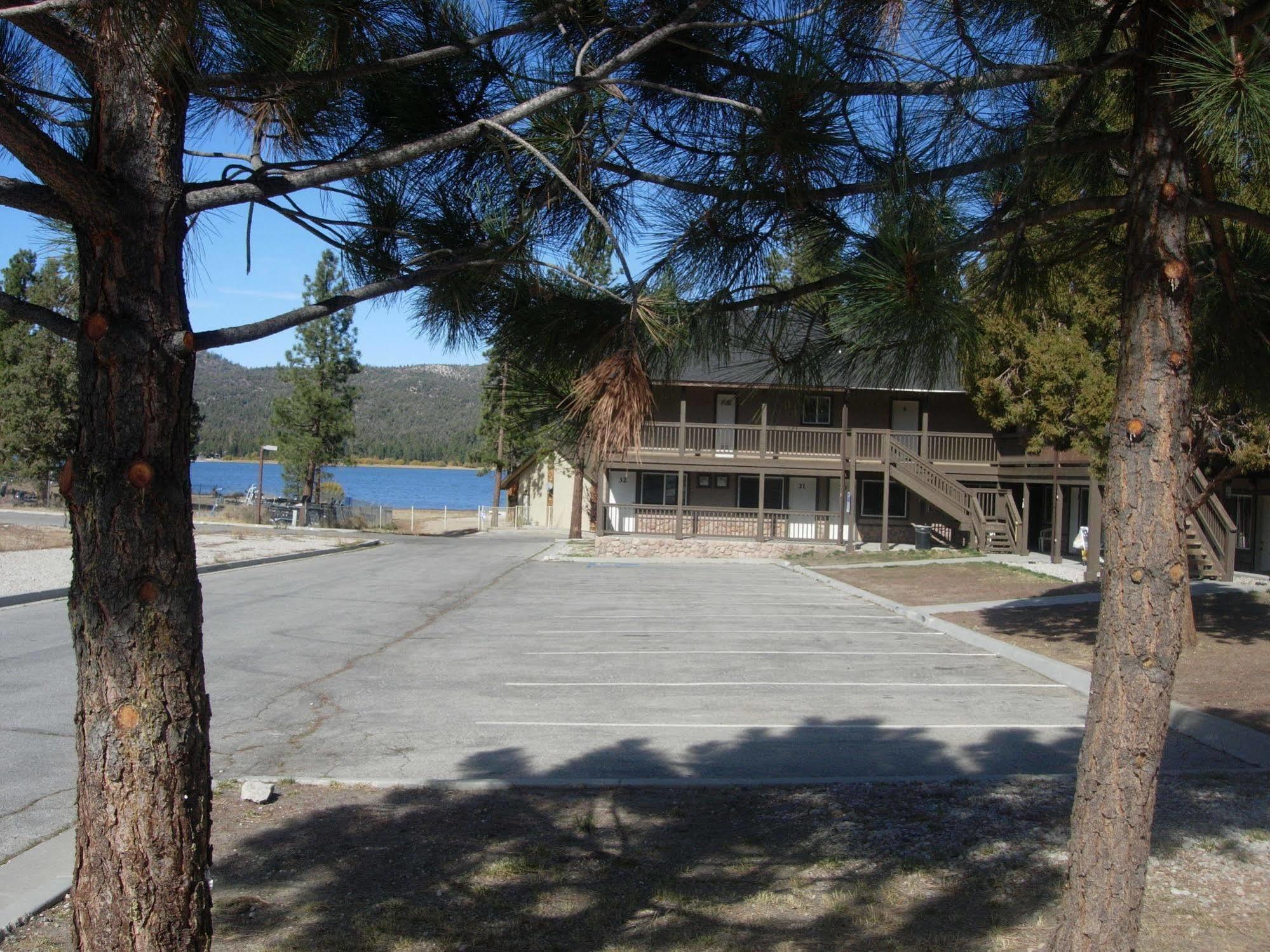 Vintage Lakeside 3*