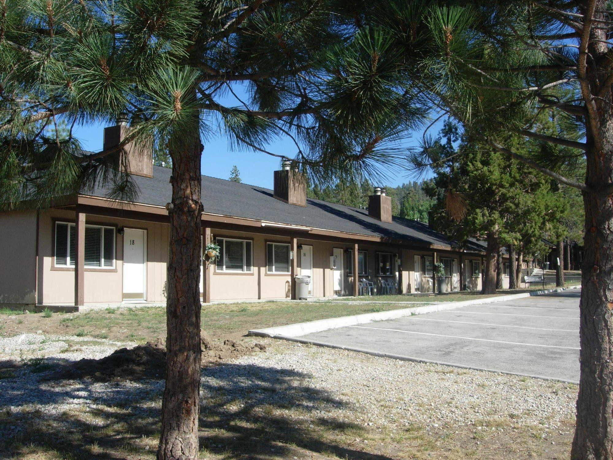 Vintage Lakeside Hotel Big Bear Lake