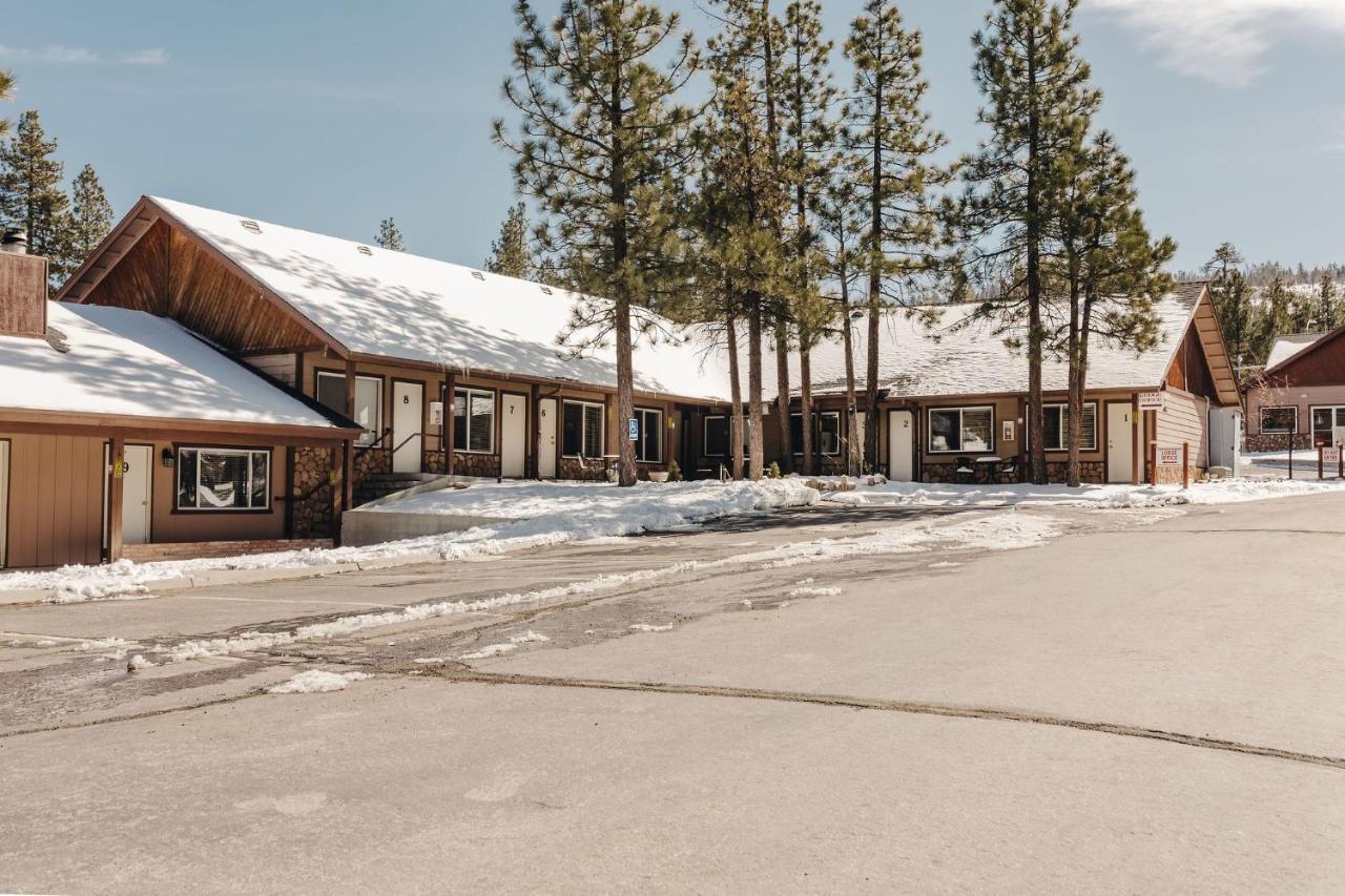 Vintage Lakeside Hotel 3*