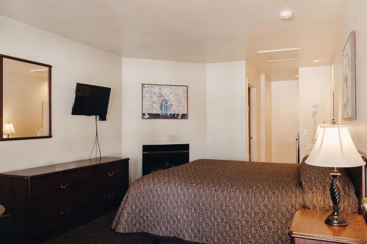 Vintage Lakeside 3*