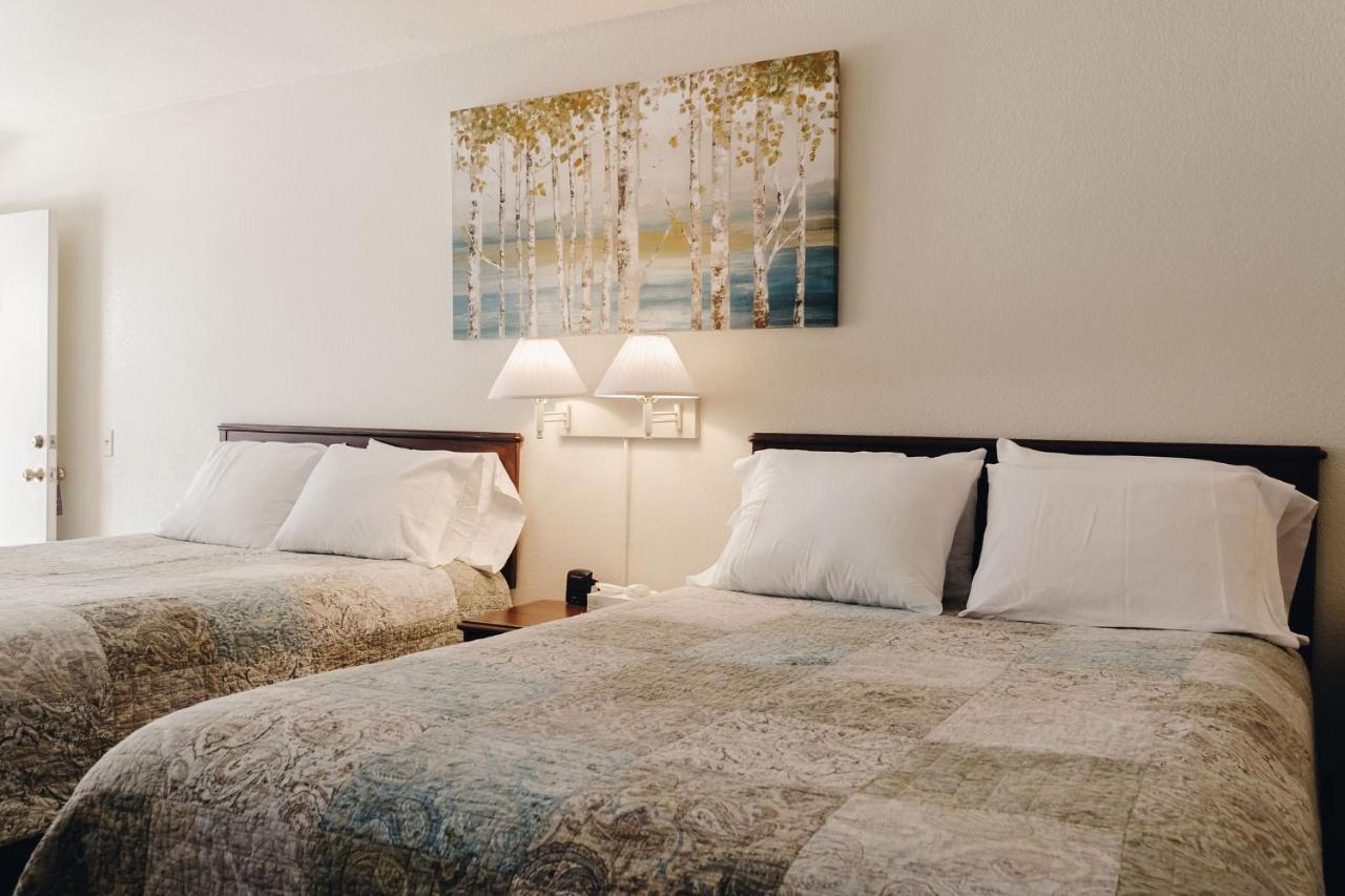 Vintage Lakeside Hotel Big Bear Lake