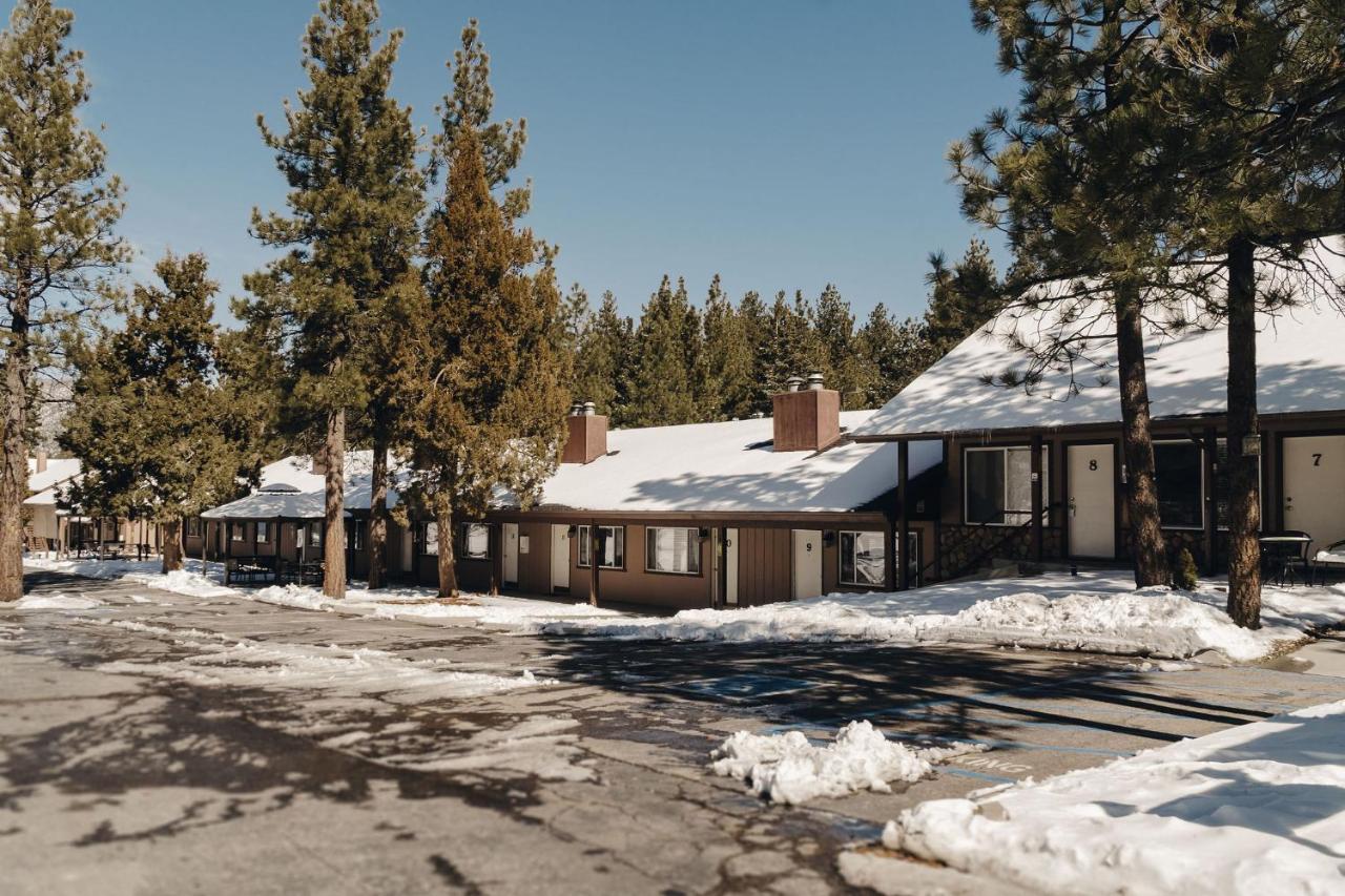 Vintage Lakeside Hotel 3*